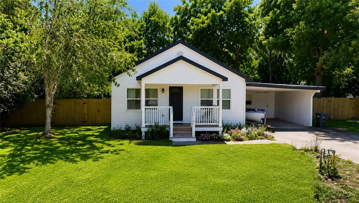7101 2nd Street, Hitchcock, TX 77563 - #1
