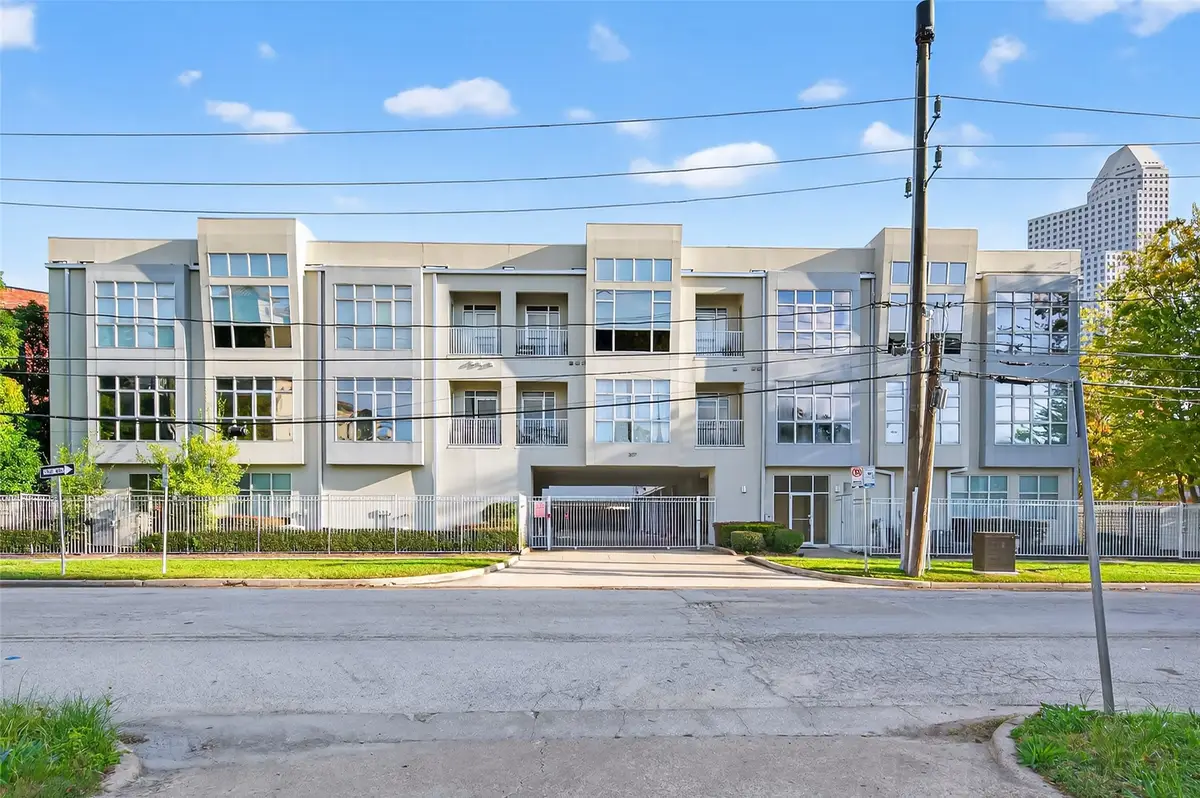 207 Pierce Street #307, Houston, TX 77002 - Image #1