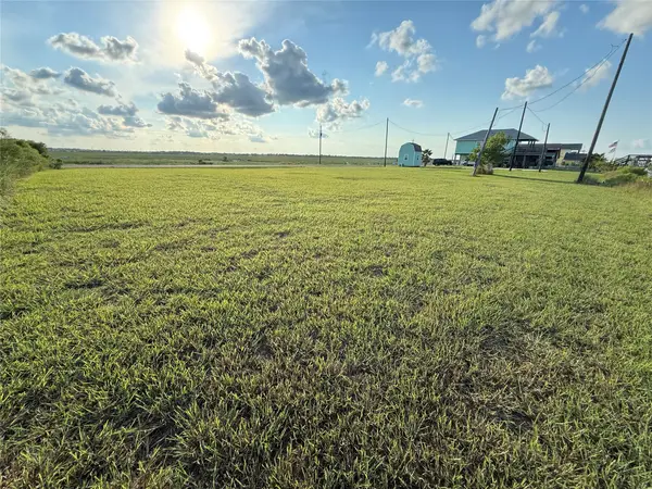 131,132 & 133 County Road 299 Heron, Sargent, TX 77414