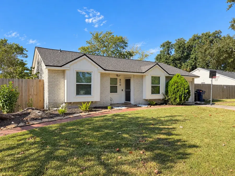 800 Camelot Lane, Friendswood, TX 77546 - #2