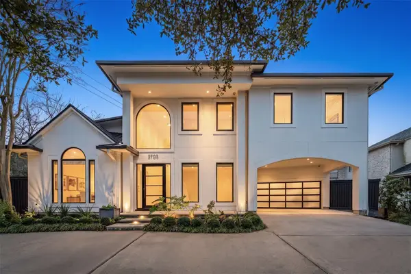 3703 Wroxton Road, West University Place, TX 77005