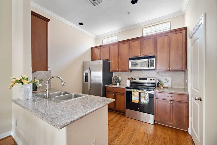 1913 Gillette Street #C, Houston, TX 77006 - Image #2