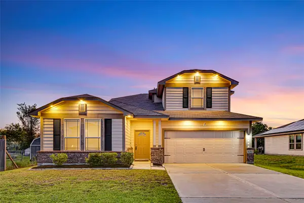 6454 Blimp Base Rd, Hitchcock, TX 77563