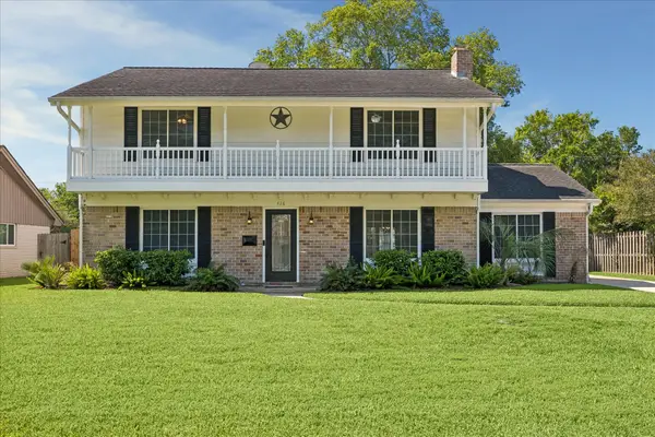 426 Pebblebrook Drive, Seabrook, TX 77586