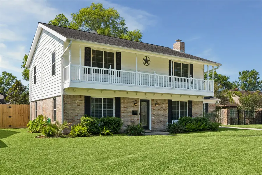 426 Pebblebrook Drive, Seabrook, TX 77586 - #2