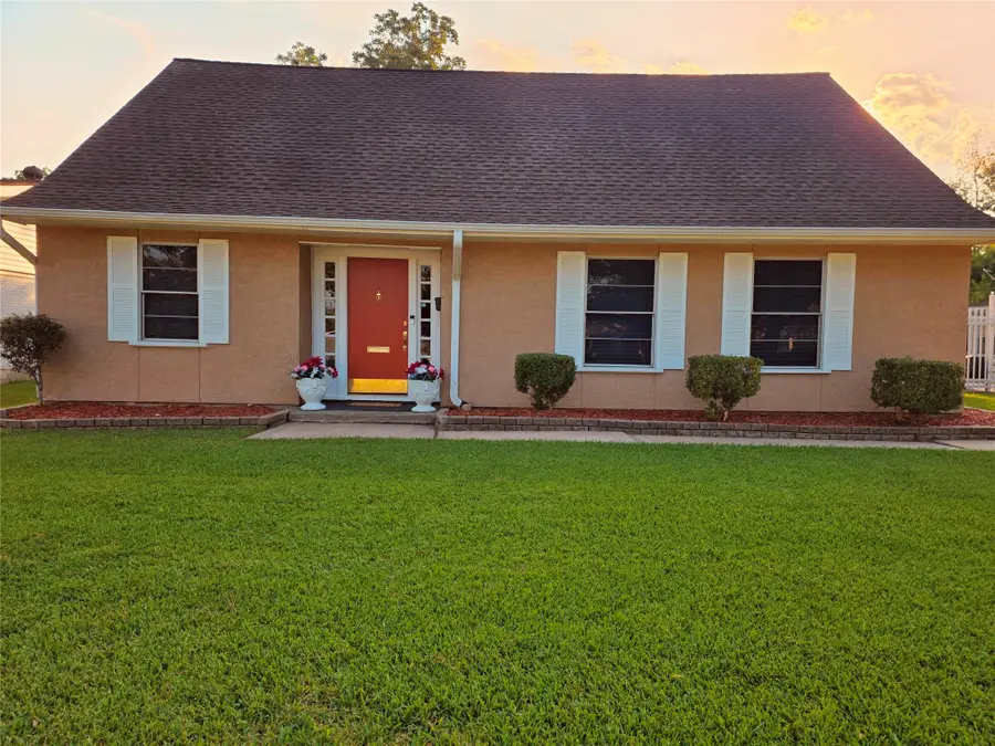 1802 Oaks Drive, Pasadena, TX 77502 - Image #2