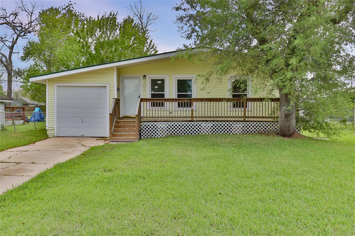 708 Winding Way Street, Lake Jackson, TX 77566 - #1