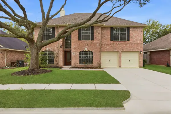 1018 S Wellsford Drive, Pearland, TX 77584