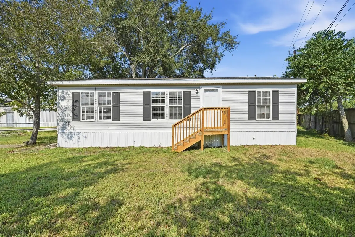 114 Dolphin Harbor N, Baytown, TX 77523 - #1