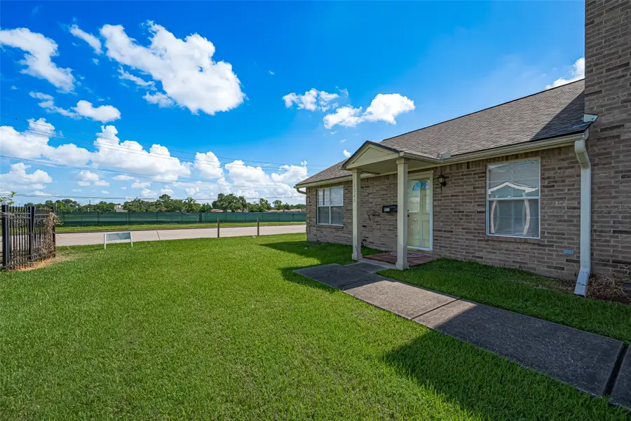 1323 Queens Road, Pasadena, TX 77502 - Image #2