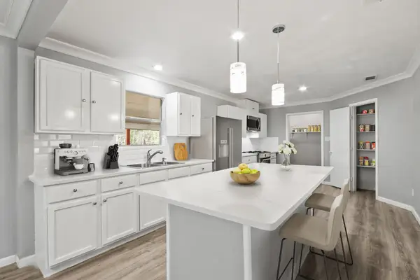 180 Butler Drive, Cleveland, TX 77328