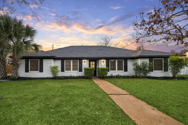 210 Weeping Oak Lane, Spring, TX 77388