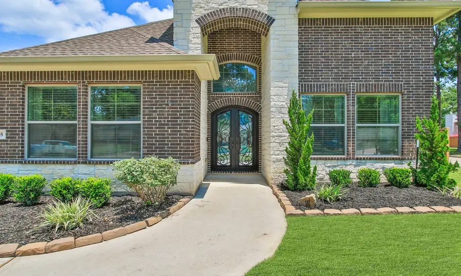 1935 Invermere Drive, Southeast Montgomery, TX 77386 - Image #3