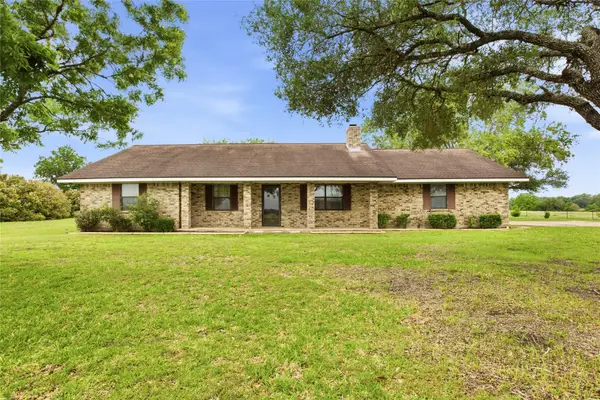 1150 Cr 209, Weimar, TX 78962