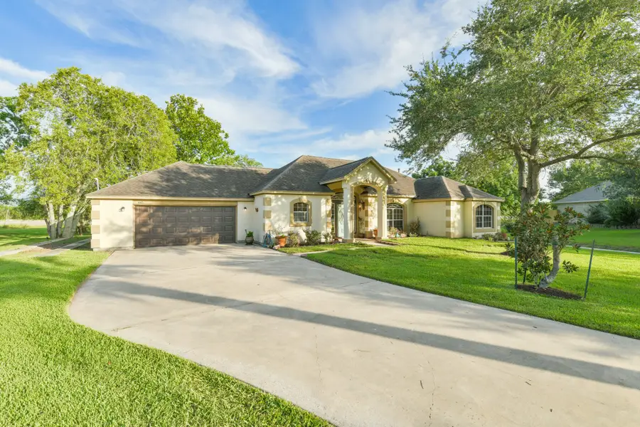 645 Westwood Circle, La Marque, TX 77568 - Image #3