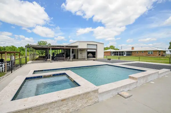 2500 County Road 62, Rosharon, TX 77583