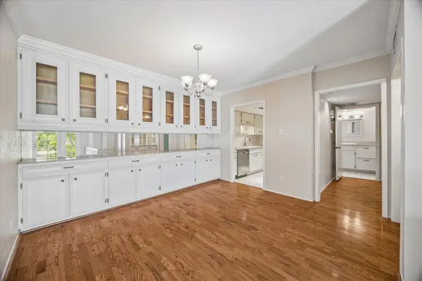 2238 S Piney Point Road #204, Houston, TX 77063