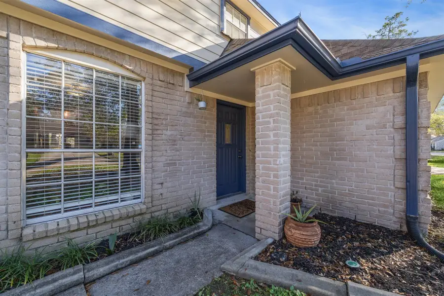 40 N Morningwood Court, The Woodlands, TX 77380 - Image #2