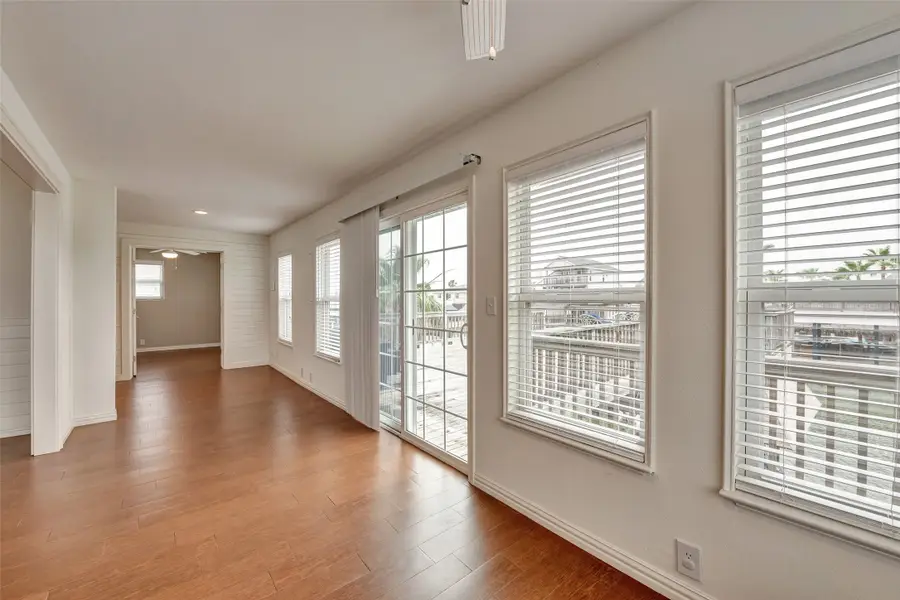 1302 Tiki Drive, Tiki Island, TX 77554 - Image #3