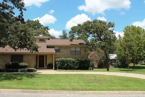 214 Briarwood Drive, Bellville, TX 77418