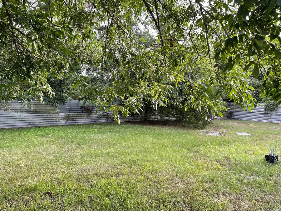 6609 Ezzard Charles Lane, Houston, TX 77091 - Image #3