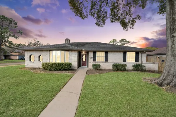 11830 Burlingame Drive, Houston, TX 77099