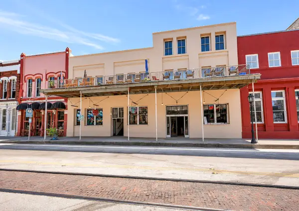 2119 Strand, Galveston, TX 77550