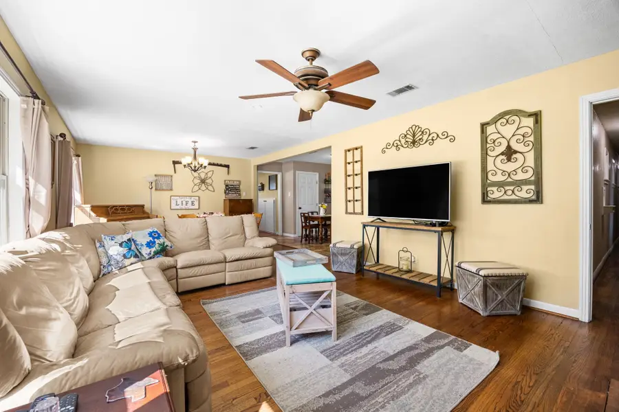 102 North Street, Columbus, TX 78934 - #3