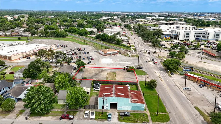 2002 Broadway Street, Houston, TX 77012 - Image #3