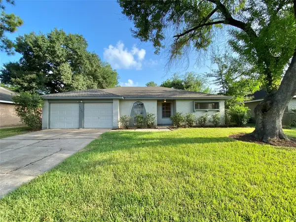 6706 Castleview Lane, Houston, TX 77489