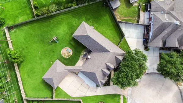 910 High Ridge Circle, Friendswood, TX 77546