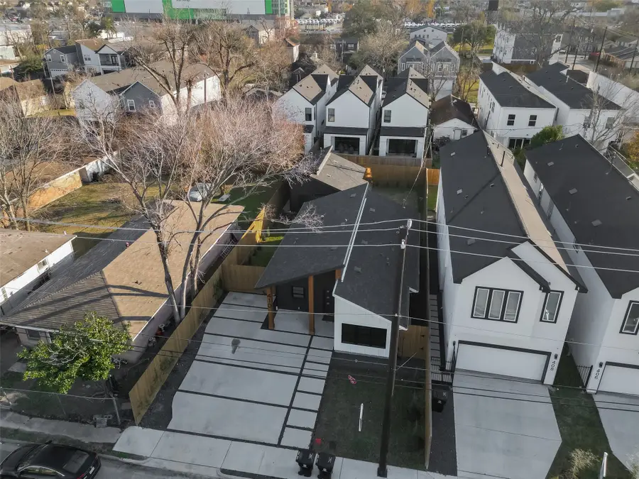 410 E 33 Rd St, Houston, TX 77018 - #3