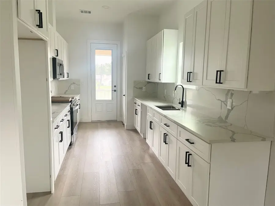 11735 Fleming Drive, Houston, TX 77013 - Image #2