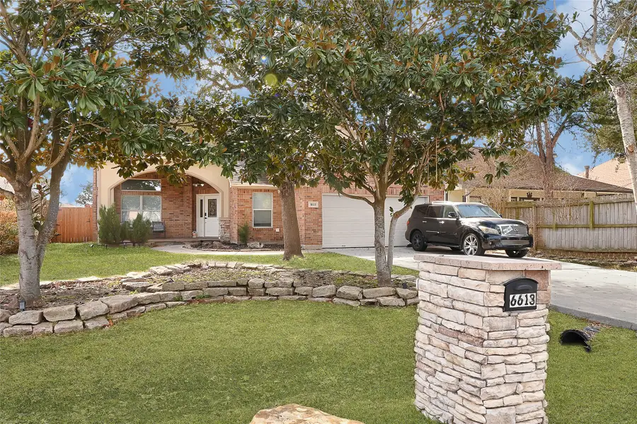 6613 Whitton Drive, Houston, TX 77085 - Image #2
