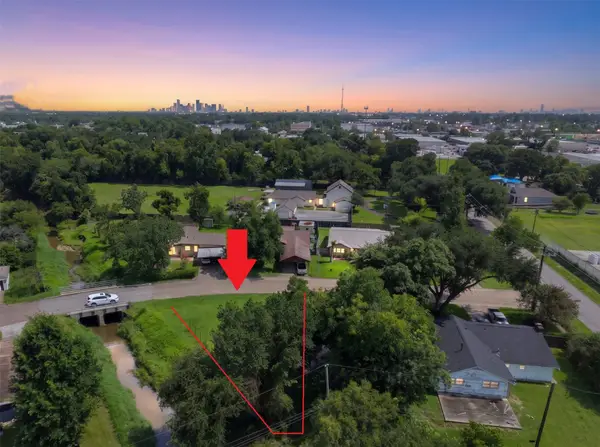 522 Surratt Drive, Houston, TX 77091