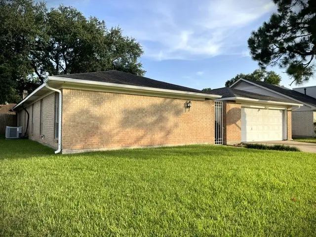 15714 Echo Hill Drive, Houston, TX 77059 - #2