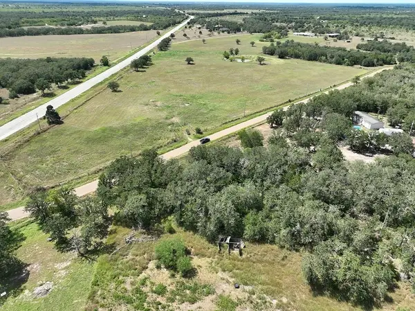 4810 Burke Road, Flatonia, TX 78941