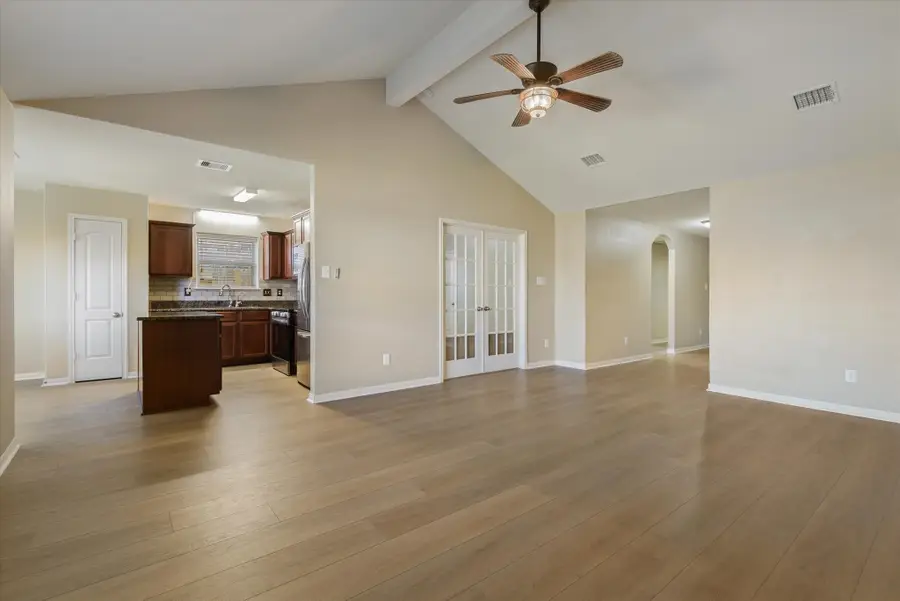 412 Hawks View Drive, La Marque, TX 77568 - Image #2