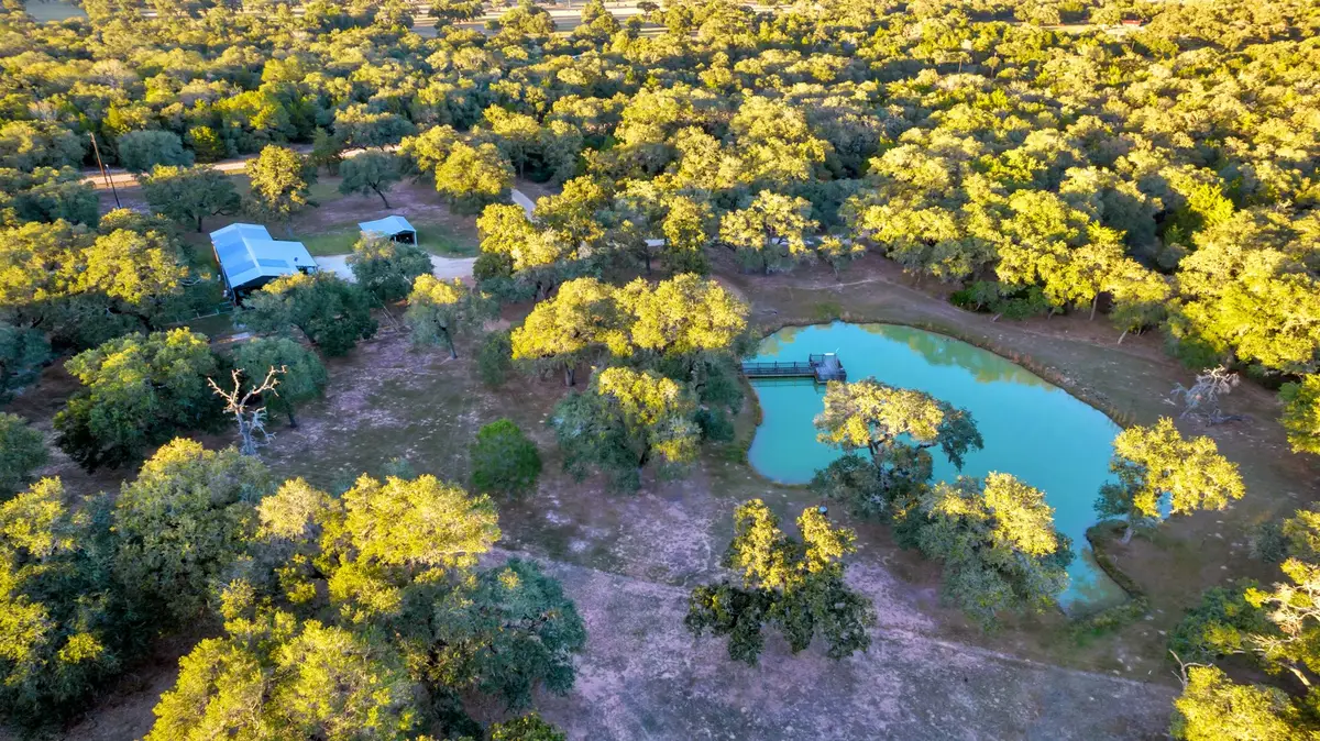 413 Private Road 1051, Hallettsville, TX 77964 - #1