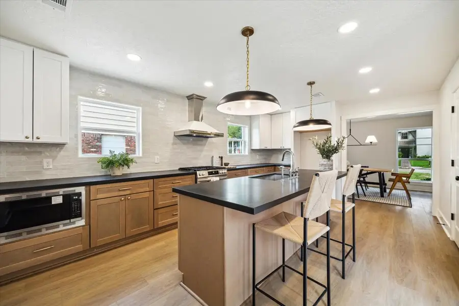 5511 Oak Trail Lane, Houston, TX 77091 - Image #2