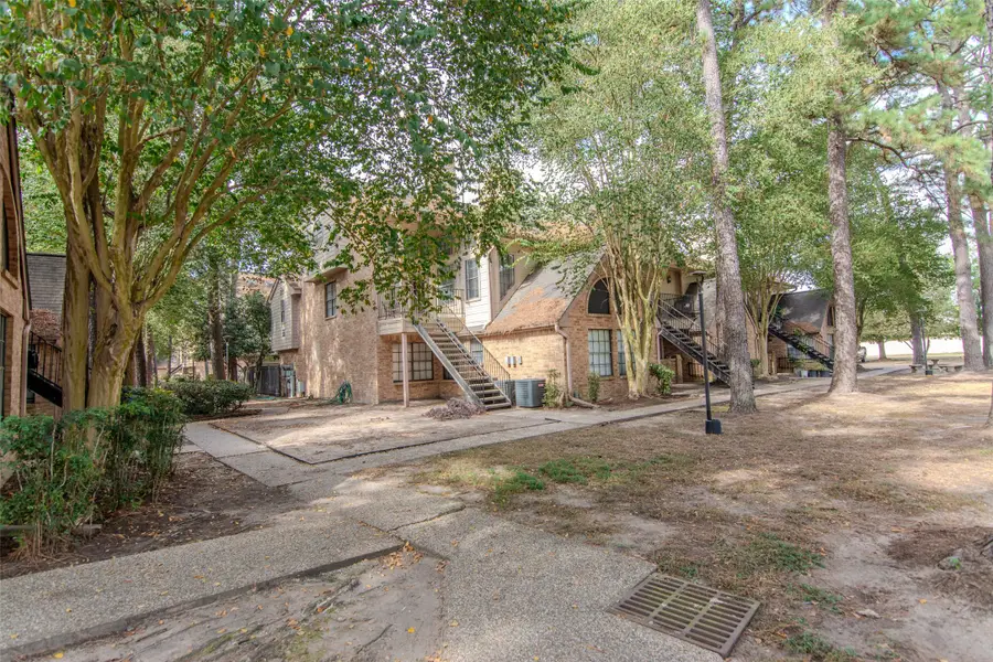 16800 Sugar Pine Drive #E34, Houston, TX 77090 - Image #2