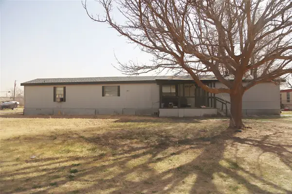 6806 N County Road 1630, Shallowater, TX 79363