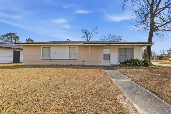 1709 Robin Avenue, Orange, TX 77632