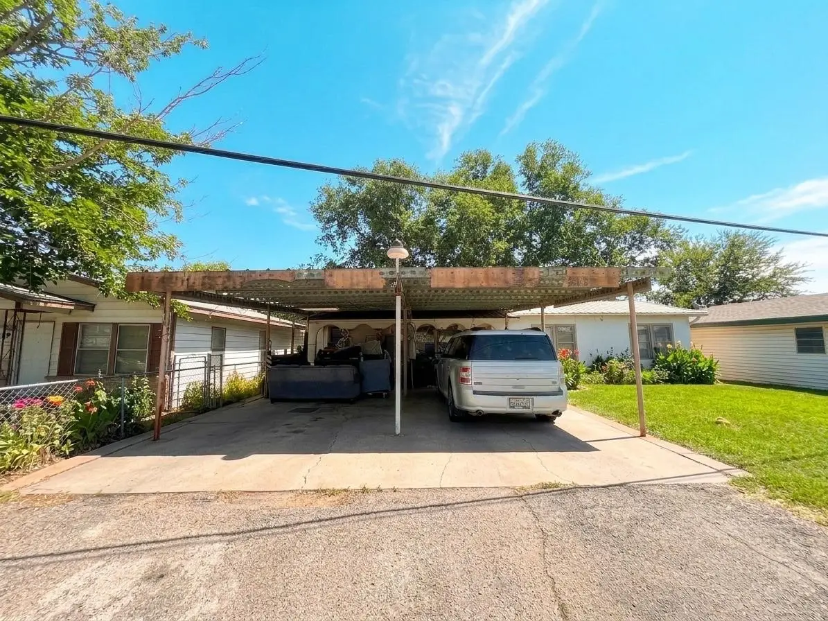 513 Scott Street, Tye, TX 79563 - #1
