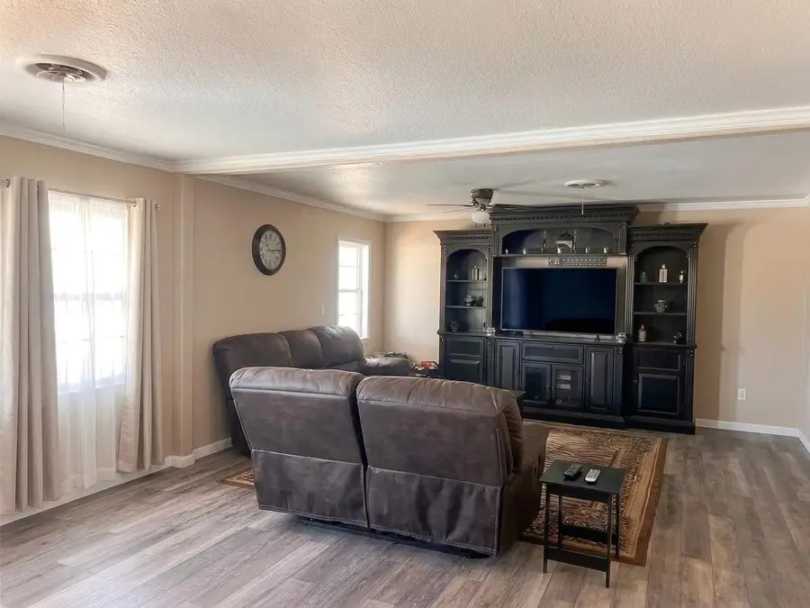 513 Scott Street, Tye, TX 79563 - #3