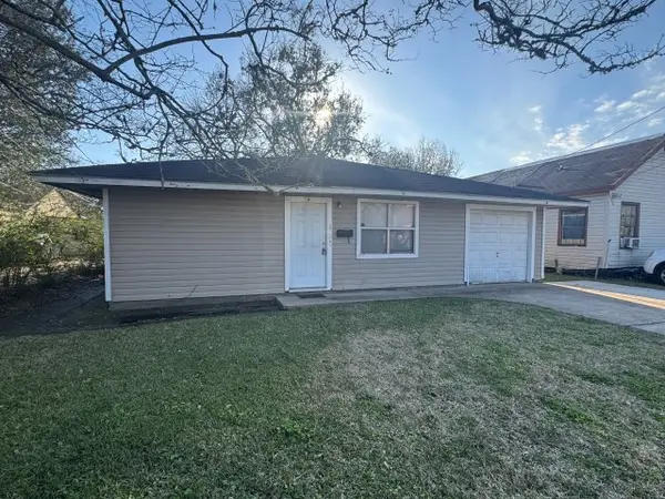 3843 7th Avenue, Port Arthur, UT 77642