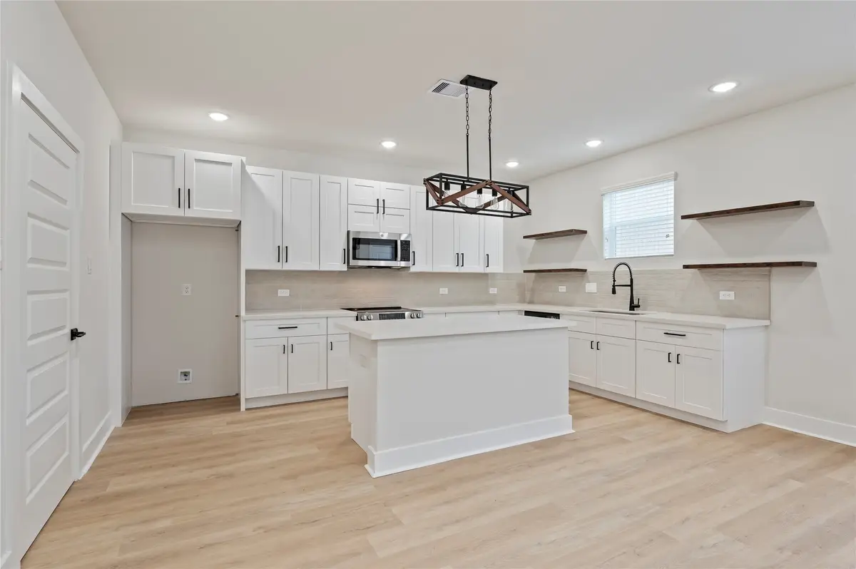 7709 Avenue L, Houston, TX 77012 - #1