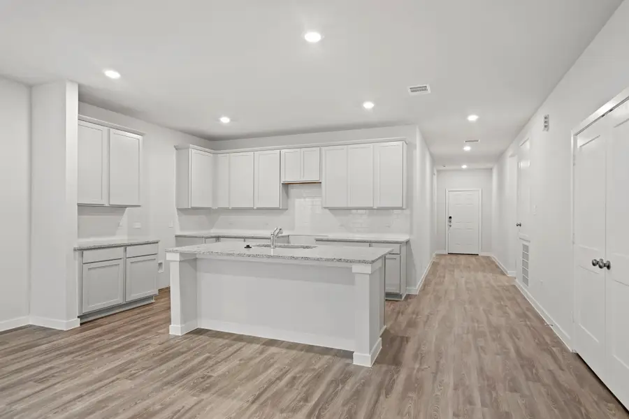 10707 Aston Court, Bryan, TX 77801 - Image #3