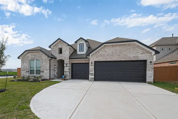 1335 Austin Colony Drive, Angleton, TX 77515