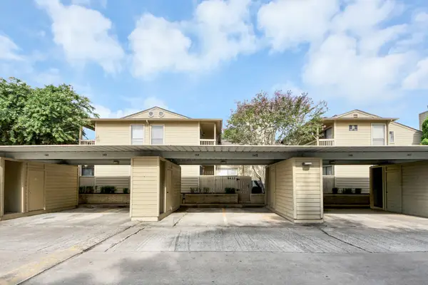 9433 Pagewood Ln, Houston, TX 77063